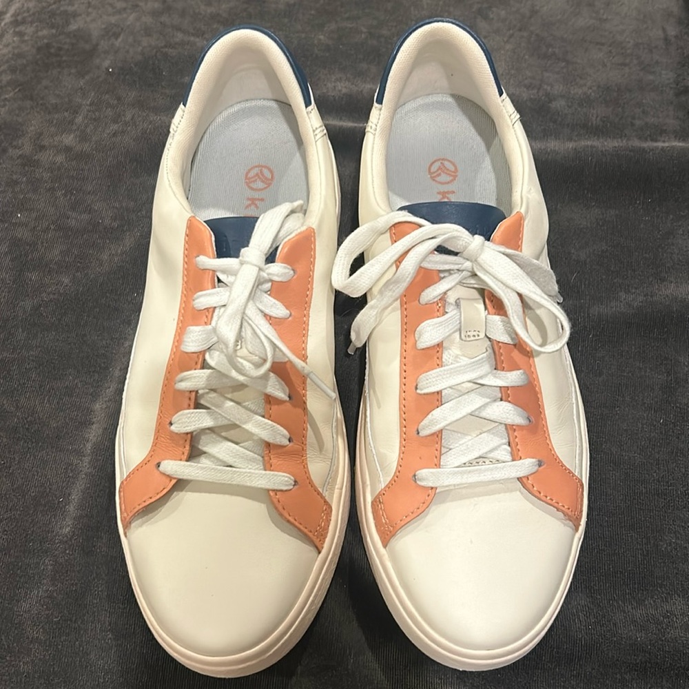 Kizik Vegas Full Grain Leather Sneaker in Coral Cream Womens 10, Men’s 8.5